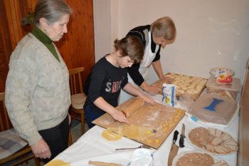 Varila myšička kašičku