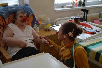 Červené nosy medzi nami