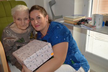 Koľko lásky sa zmestí do krabice od topánok