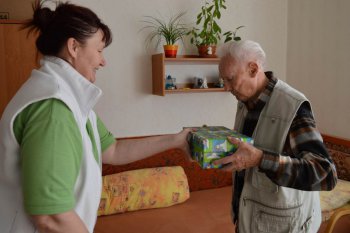 Koľko lásky sa zmestí do krabice od topánok