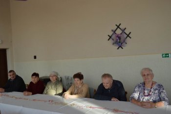 Posedenie pod jedličkou