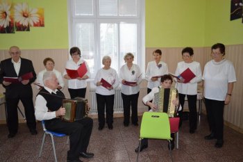 Čaro Vianoc s Fialôčkou