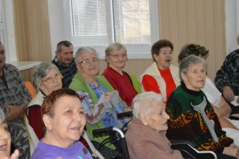 Čaro Vianoc s Fialôčkou