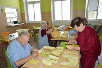 Pomáhame si navzájom