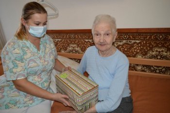 Koľko lásky sa zmestí do krabice od topánok