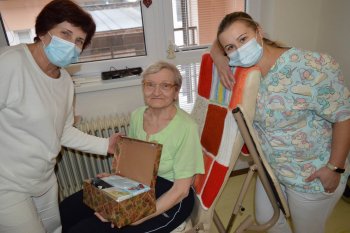 Koľko lásky sa zmestí do krabice od topánok