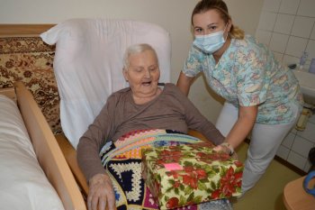 Koľko lásky sa zmestí do krabice od topánok