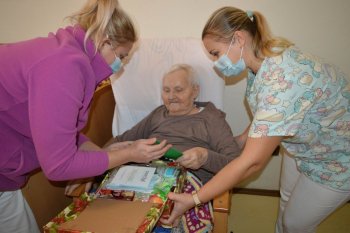 Koľko lásky sa zmestí do krabice od topánok