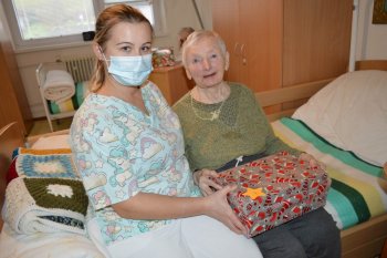 Koľko lásky sa zmestí do krabice od topánok