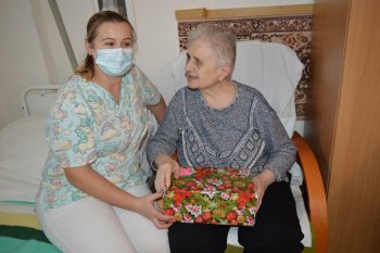 Koľko lásky sa zmestí do krabice od topánok