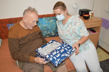 Koľko lásky sa zmestí do krabice od topánok