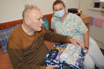 Koľko lásky sa zmestí do krabice od topánok