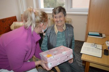 Koľko lásky sa zmestí do krabice od topánok