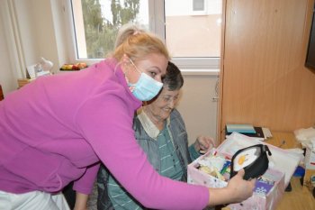 Koľko lásky sa zmestí do krabice od topánok