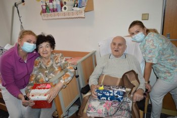 Koľko lásky sa zmestí do krabice od topánok