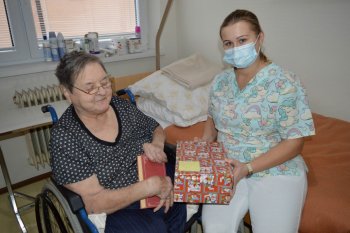 Koľko lásky sa zmestí do krabice od topánok