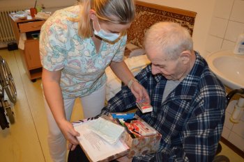 Koľko lásky sa zmestí do krabice od topánok