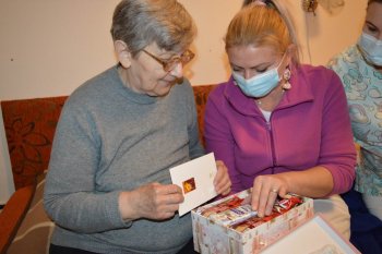 Koľko lásky sa zmestí do krabice od topánok