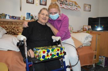 Koľko lásky sa zmestí do krabice od topánok