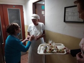 Projekt s pečením pokračuje