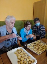 Projekt s pečením pokračuje