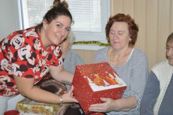 Koľko lásky sa zmestí do krabice od topánok