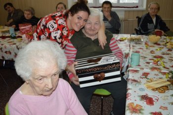 Koľko lásky sa zmestí do krabice od topánok