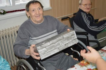 Koľko lásky sa zmestí do krabice od topánok