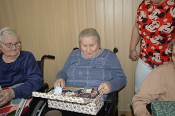 Koľko lásky sa zmestí do krabice od topánok