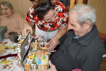 Koľko lásky sa zmestí do krabice od topánok