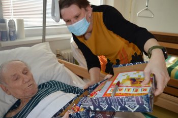 Koľko lásky sa zmestí do krabice od topánok