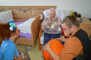 Veľa smiechu s červenými nosmi