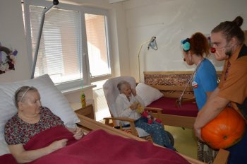 Veľa smiechu s červenými nosmi