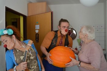 Veľa smiechu s červenými nosmi