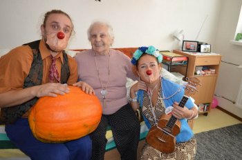 Veľa smiechu s červenými nosmi