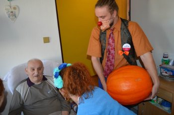 Veľa smiechu s červenými nosmi