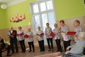 Október – mesiac úcty k starším