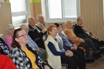 Október – mesiac úcty k starším