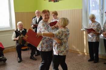 Október – mesiac úcty k starším