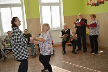 Október – mesiac úcty k starším