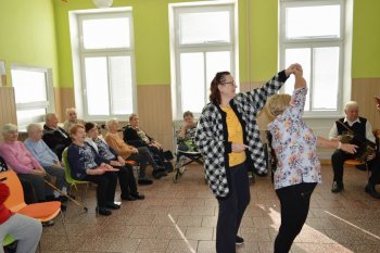 Október – mesiac úcty k starším