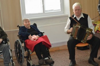 Október – mesiac úcty k starším