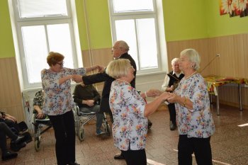 Október – mesiac úcty k starším