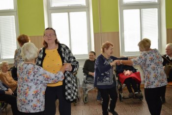 Október – mesiac úcty k starším