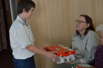 Koľko lásky sa zmestí do krabice od topánok