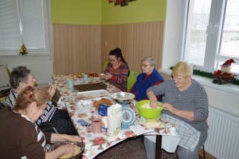 Predvianočné pečenie