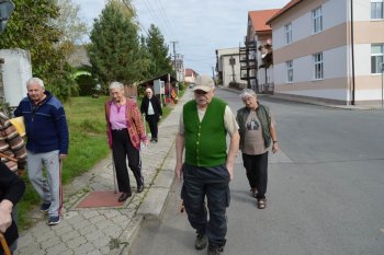 Prechádzka do lipovej aleje