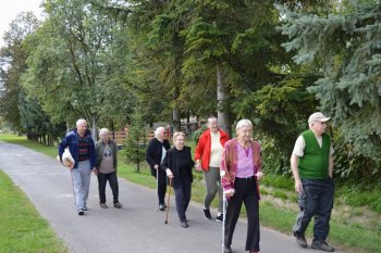 Prechádzka do lipovej aleje