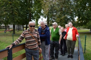 Prechádzka do lipovej aleje