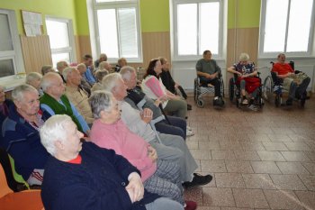 Október – mesiac úcty k starším